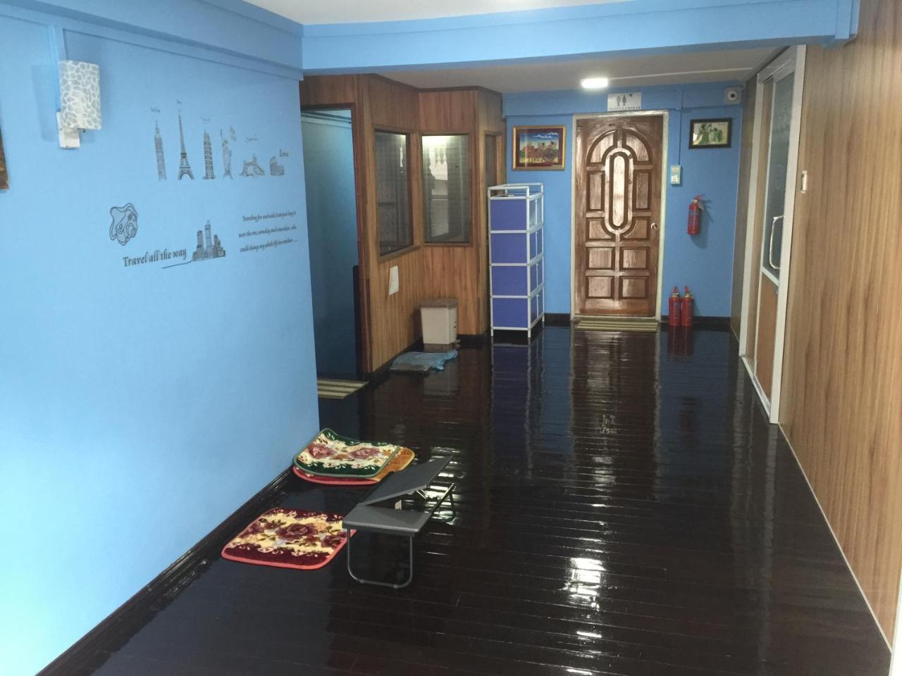 Htinn Yue Tann Hostel Yangon Exterior photo